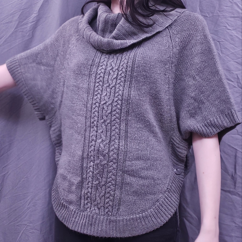 Small grey knit sweater